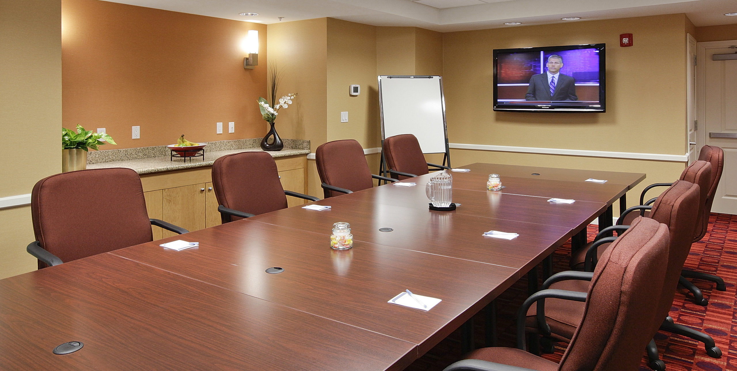 Conference room at Residence Inn by Marriott in Yonkers