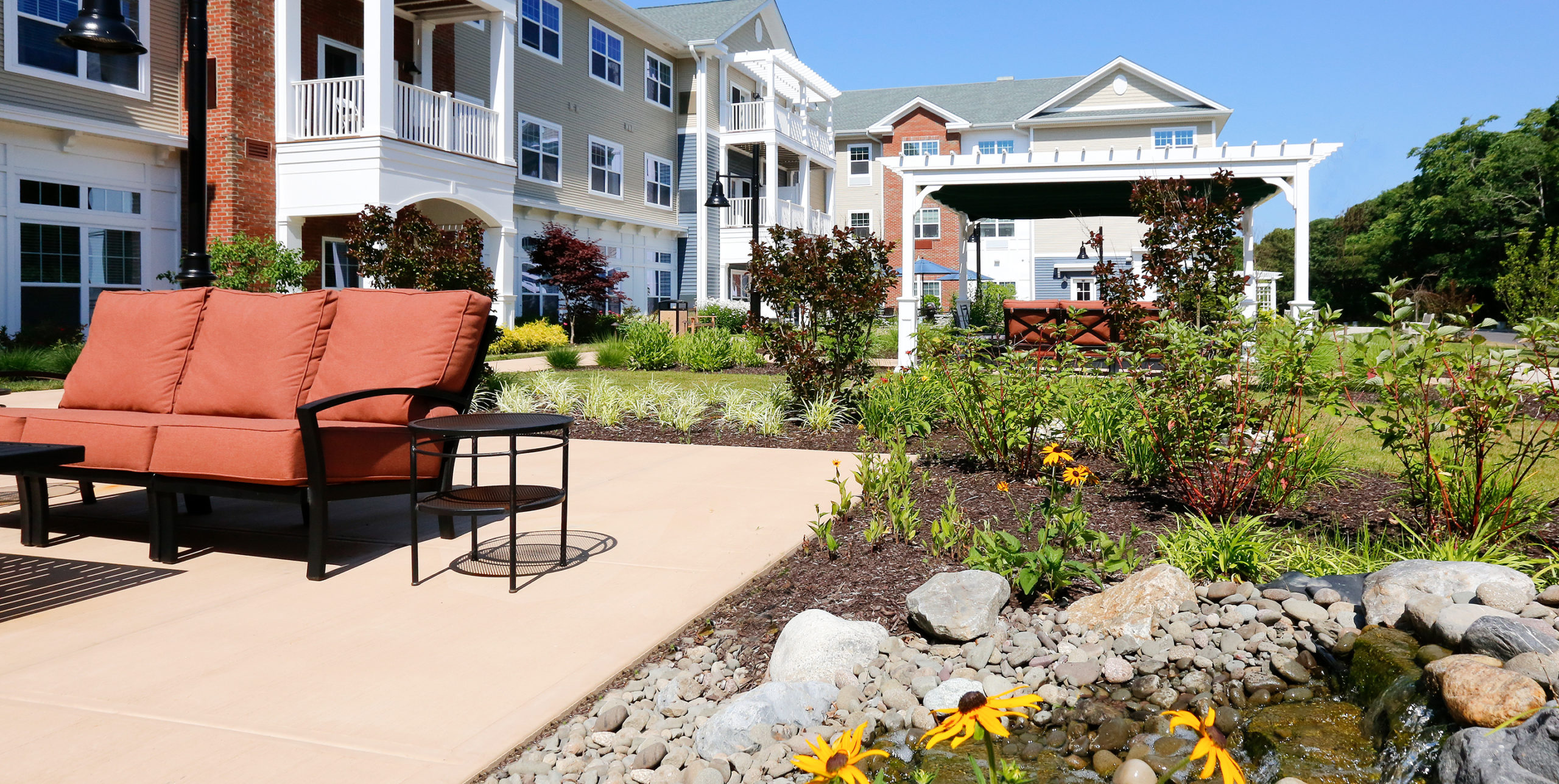 Courtyard area of Brightview Senior Living in Sayville, NY