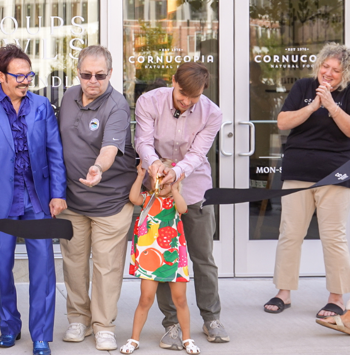 Cornucopia Natural Foods ribbon cutting at Station Yards