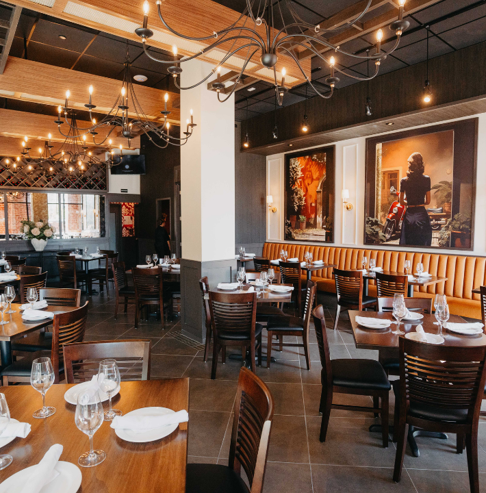 Interior of VESPA Italian Kitchen & Cocktails in Ronkonkoma